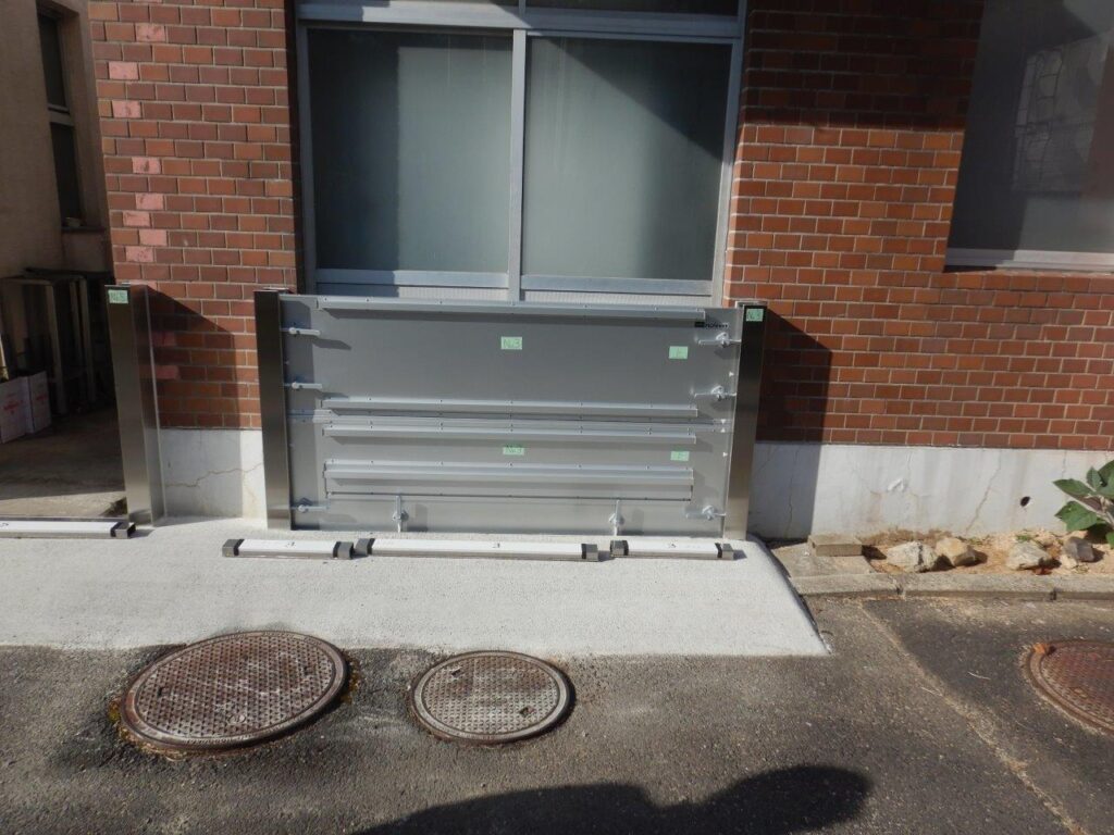 滋賀県にて止水板設置