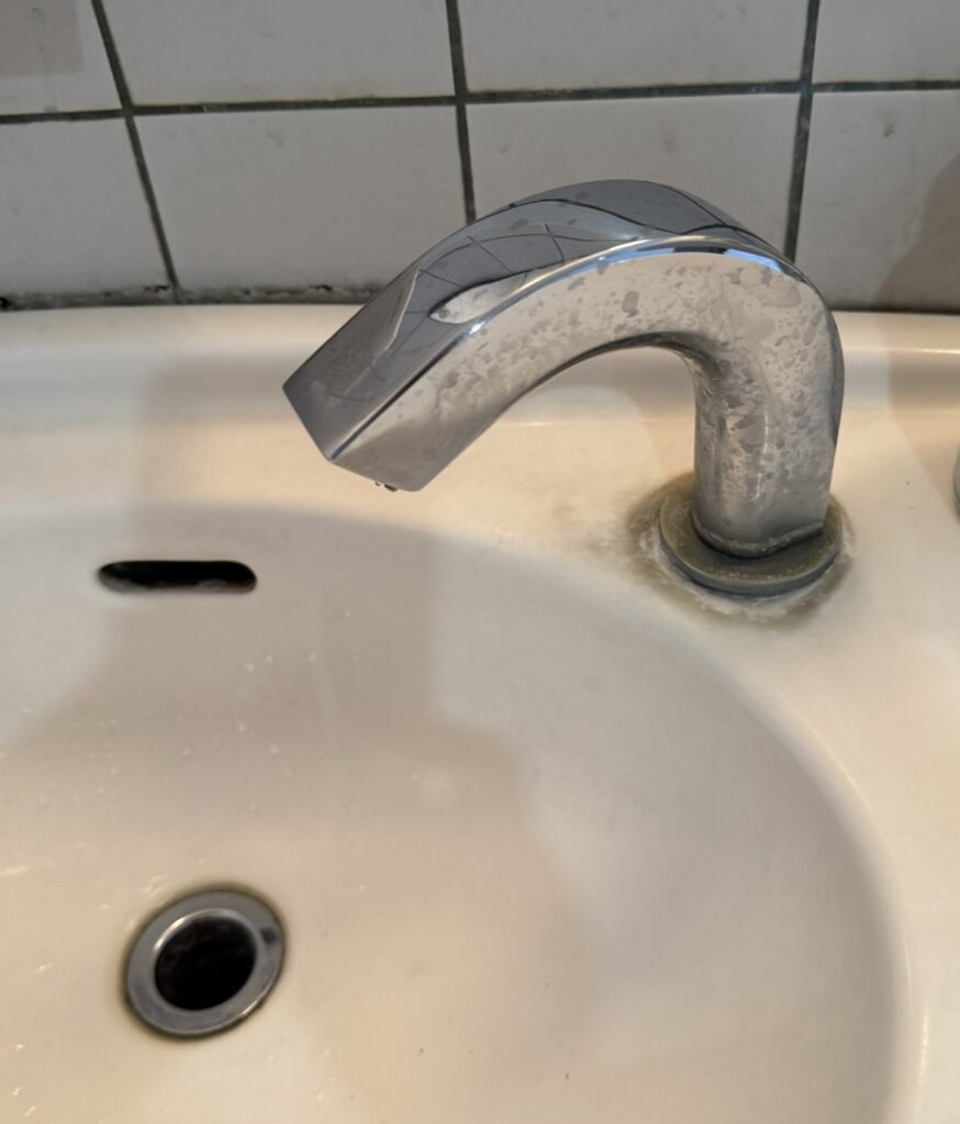自動水栓の電池交換
